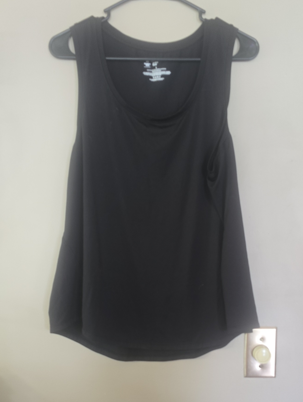 Women's Black Scoop Neck Tank Top - Everyday Essential